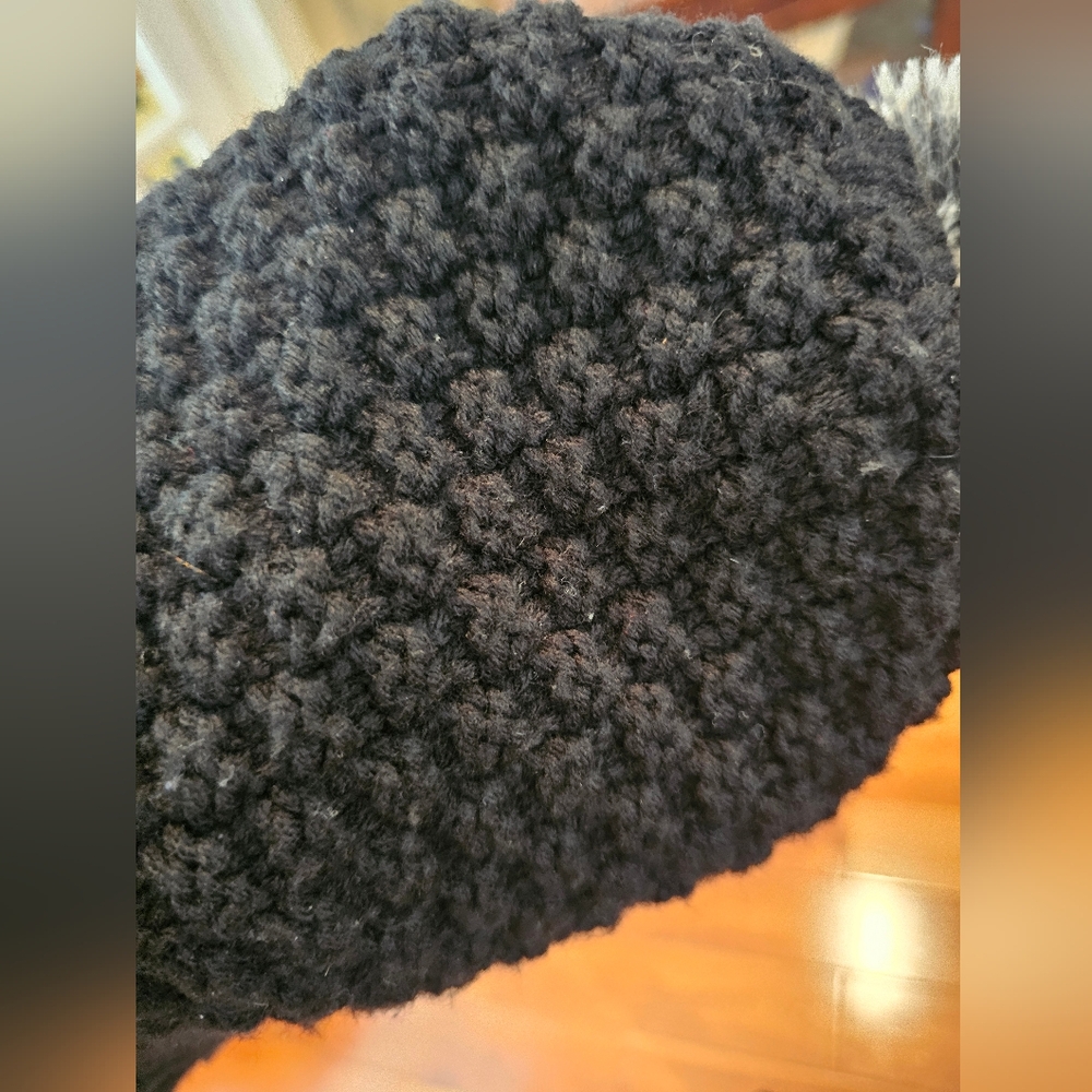 Knit hat - Picture 3 of 4